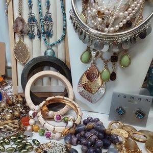 Listing for Live Show 9-5-2023.  ***$6 min. purchase. TY!❤️